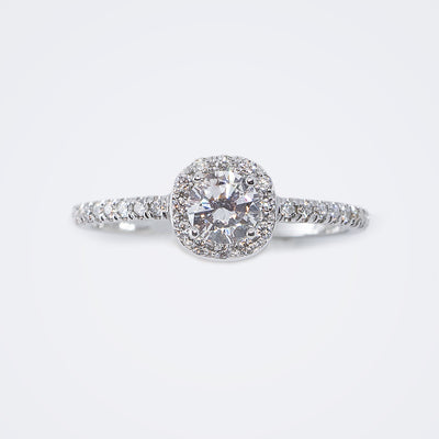 טבעת אירוסין טבעת יהלום עם שיבוץ יהלומים מבריקים 14 קראט זהב לבן